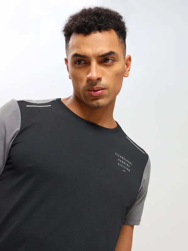 Men Solid Slim Fit Crew Neck T-shirt with ELASTO PLUS - Image 8