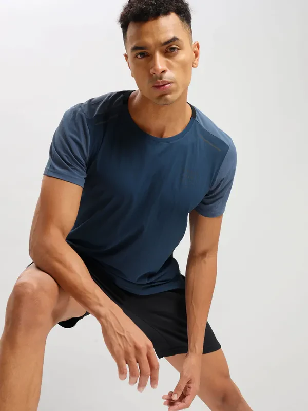 Men Solid Slim Fit Crew Neck T-shirt with ELASTO PLUS - Image 7