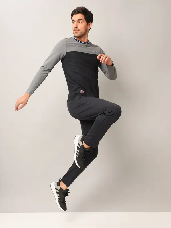 Men Colorblock Slim Fit Crew Neck T-shirt with MATPIQ - Image 5