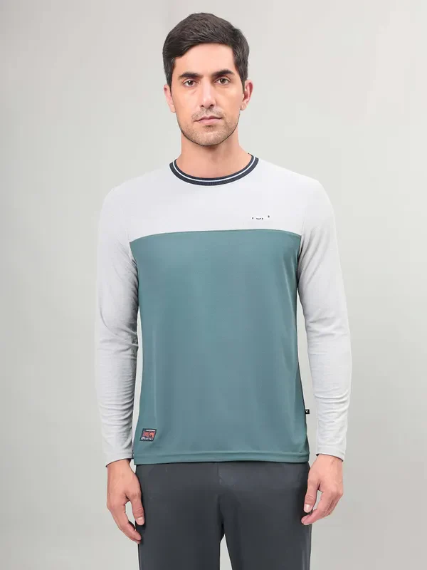 Men Colorblock Slim Fit Crew Neck T-shirt with MATPIQ