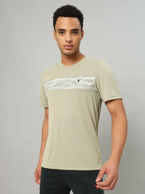 Men Printed Slim Fit Crew Neck T-shirt with TECHNO COOL+