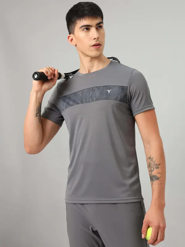 Men Printed Slim Fit Crew Neck T-shirt with TECHNO COOL+