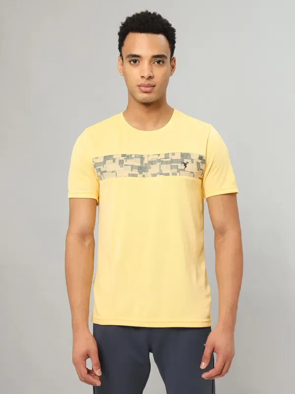 Men Printed Slim Fit Crew Neck T-shirt with TECHNO COOL+
