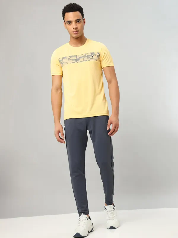 Men Printed Slim Fit Crew Neck T-shirt with TECHNO COOL+ - Image 4