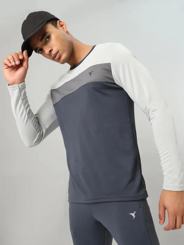 Men Colorblock Slim Fit Crew Neck T-shirt with MATPIQ - Image 2