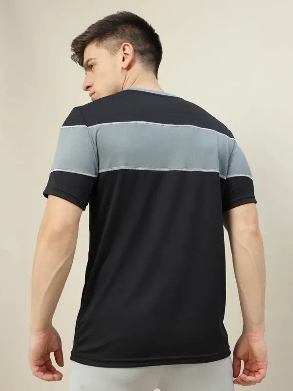 Men Colorblock Slim Fit Crew Neck T-shirt with TECHNO COOL+ - Image 2