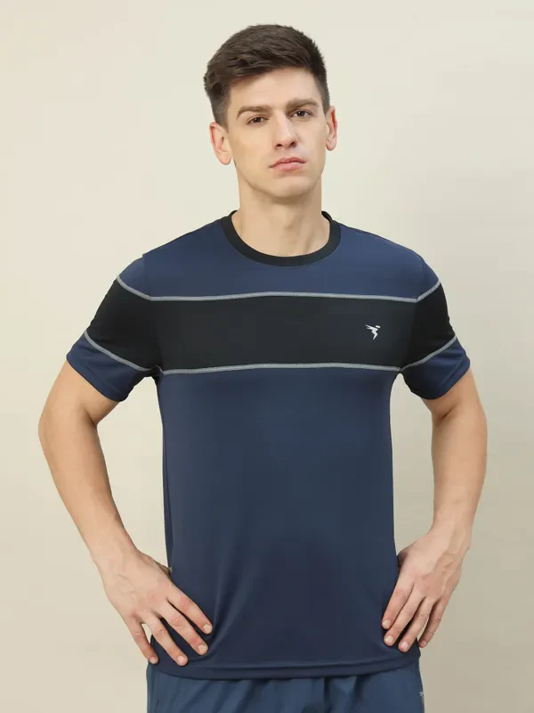Men Colorblock Slim Fit Crew Neck T-shirt with TECHNO COOL+