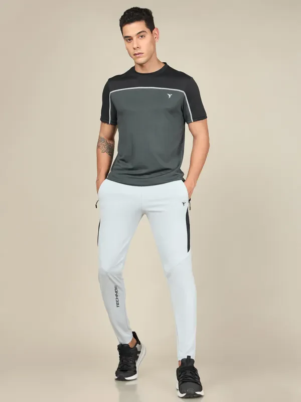 Men Colorblock Slim Fit Crew Neck T-shirt with TECHNO COOL+ - Image 5