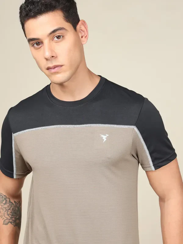 Men Colorblock Slim Fit Crew Neck T-shirt with TECHNO COOL+ - Image 6