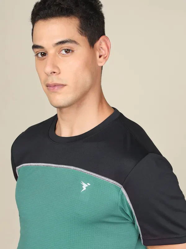 Men Colorblock Slim Fit Crew Neck T-shirt with TECHNO COOL+ - Image 6