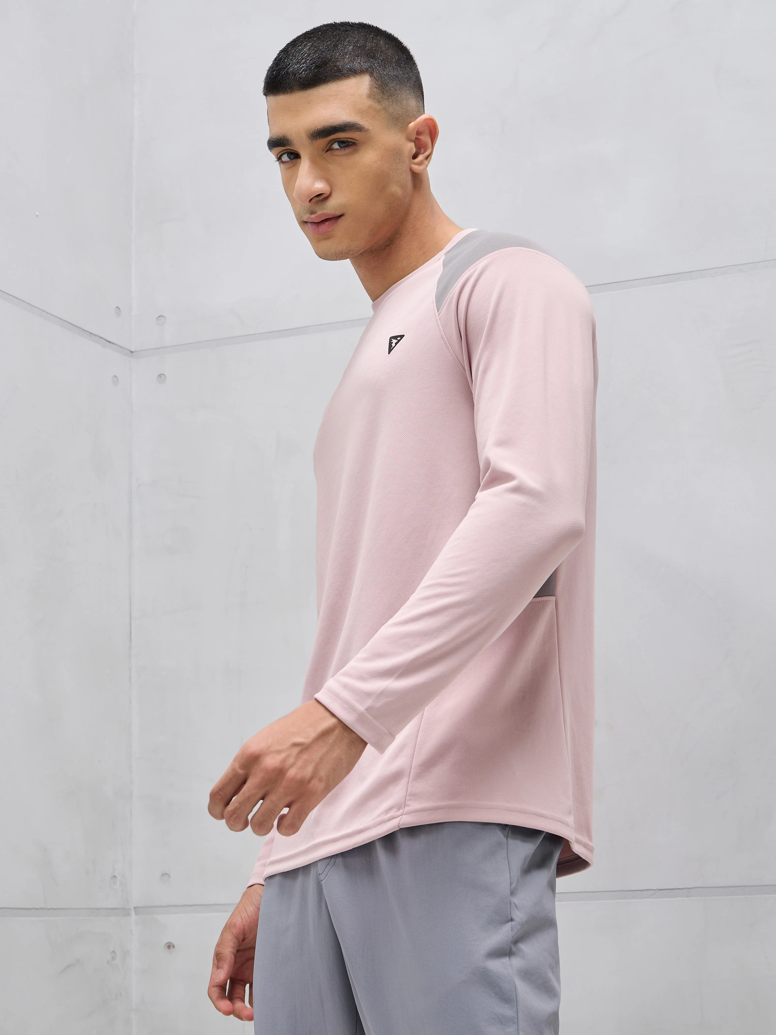 Men Colorblock Slim Fit Crew Neck T-shirt with TECHNO COOL+ - Image 3
