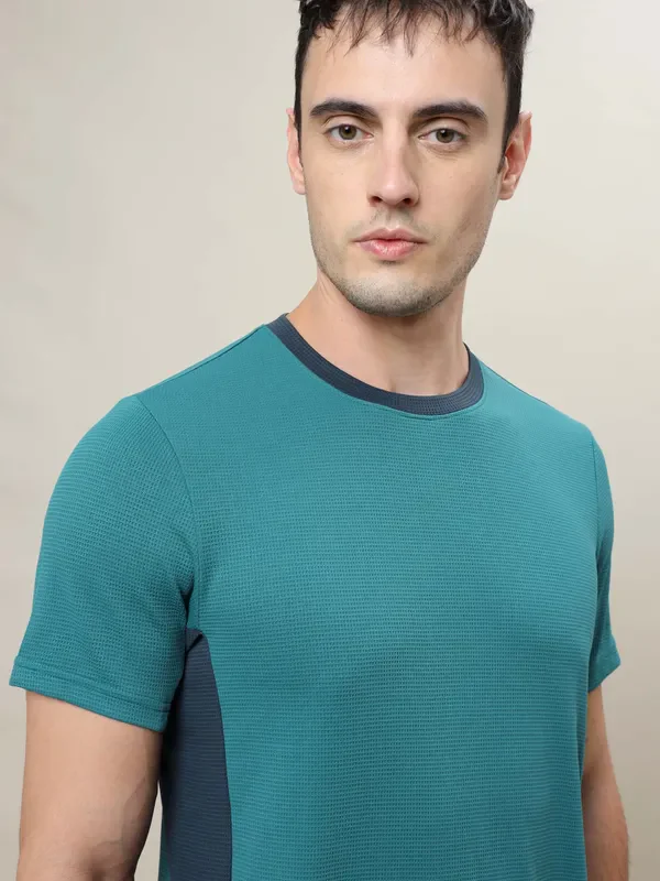 Men Colorblock Slim Fit Crew Neck T-shirt with TECHNO COOL+ - Image 6