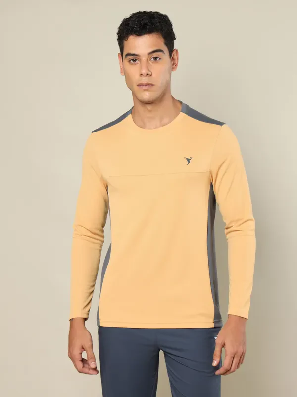 Men Colorblock Slim Fit Crew Neck T-shirt with TECHNO COOL+