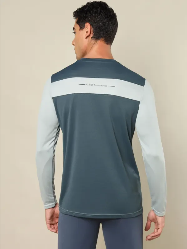 Men Colorblock Slim Fit Crew Neck T-shirt with TECHNO COOL+ - Image 4