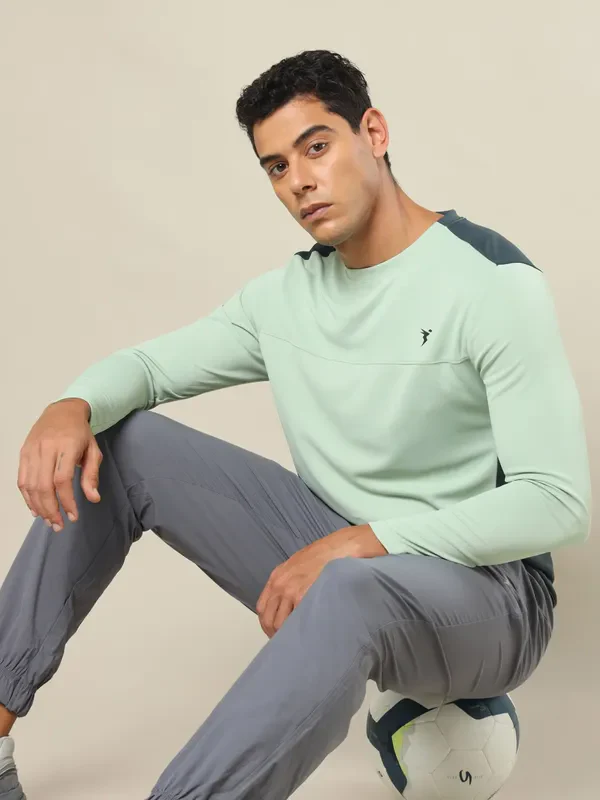 Men Colorblock Slim Fit Crew Neck T-shirt with TECHNO COOL+ - Image 2