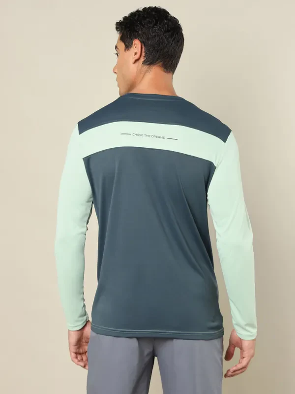 Men Colorblock Slim Fit Crew Neck T-shirt with TECHNO COOL+ - Image 4