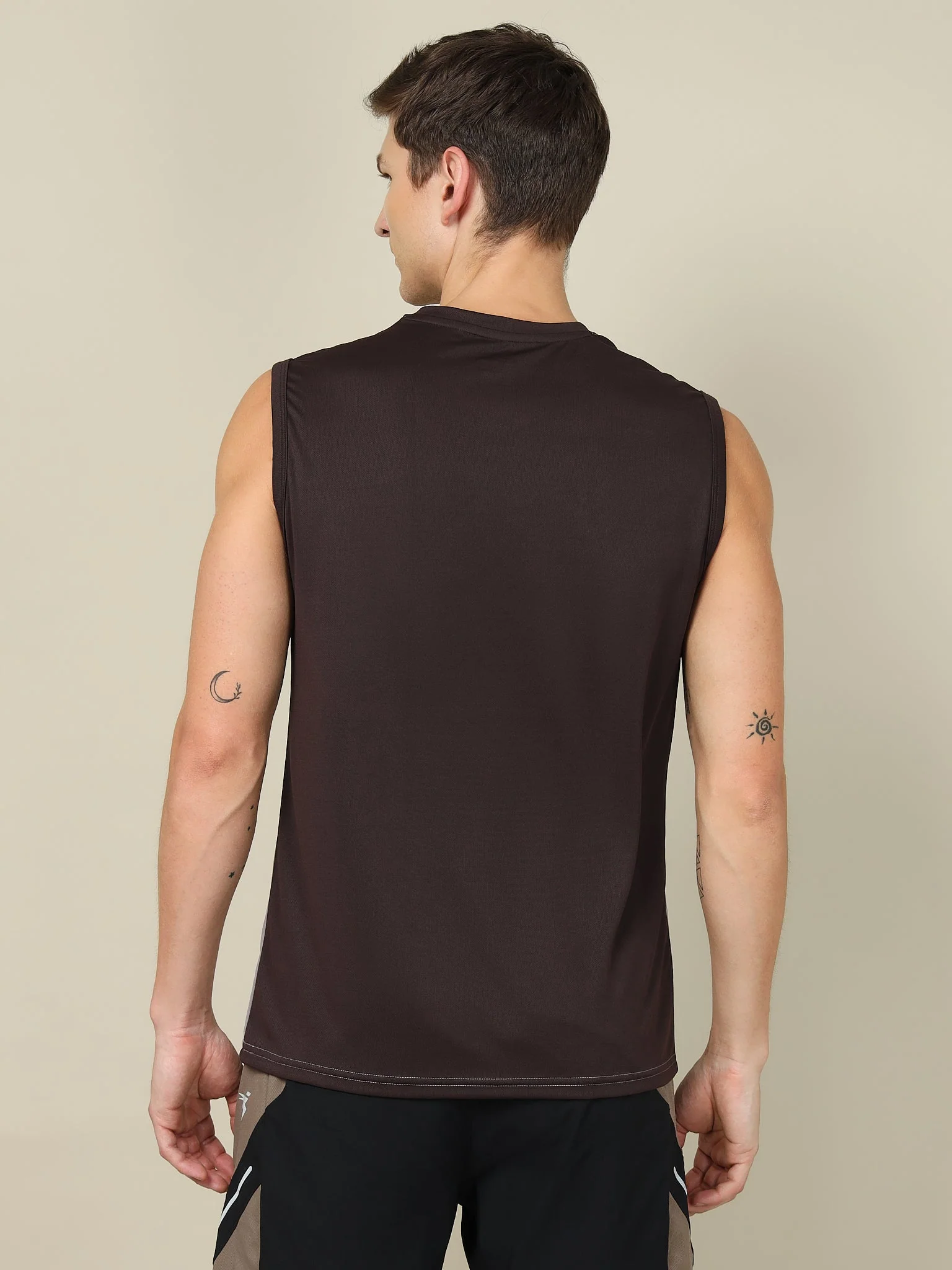 Men Solid Slim Fit V Neck Sleeveless T-shirt with TECHNO COOL + - Image 2