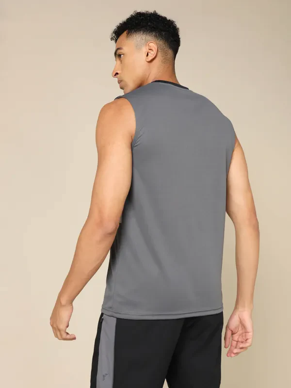 Men Colorblock Slim Fit Crew Neck Innerwear Vest with TECHNO COOL+ - Image 3