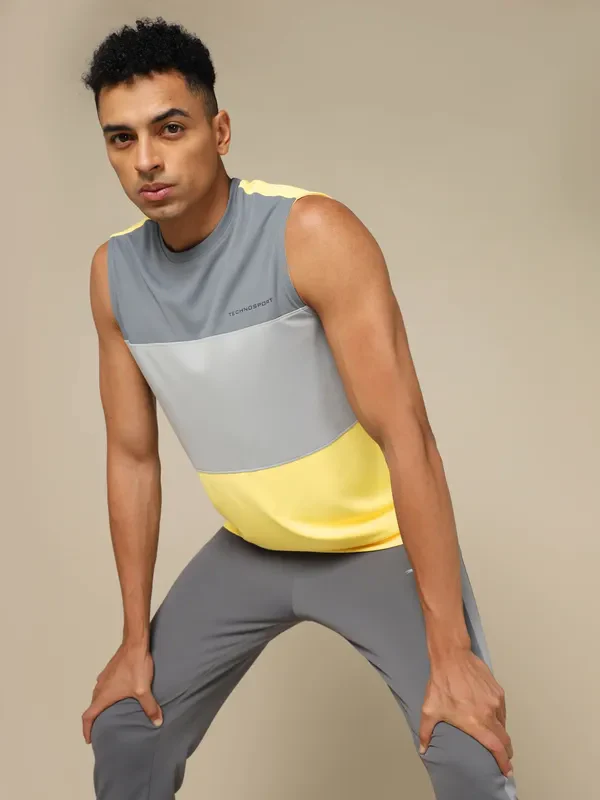 Men Colorblock Slim Fit Crew Neck Innerwear Vest with TECHNO COOL+ - Image 2