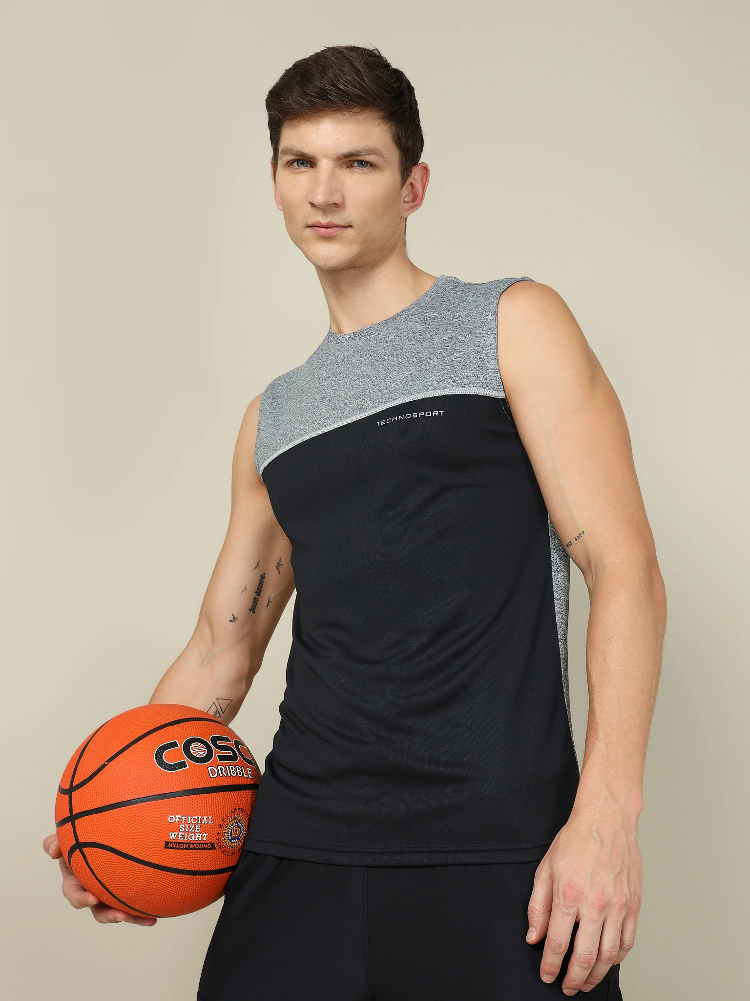 Men Colorblock Slim Fit Crew Neck Innerwear Vest with TECHNO COOL+ - Image 2