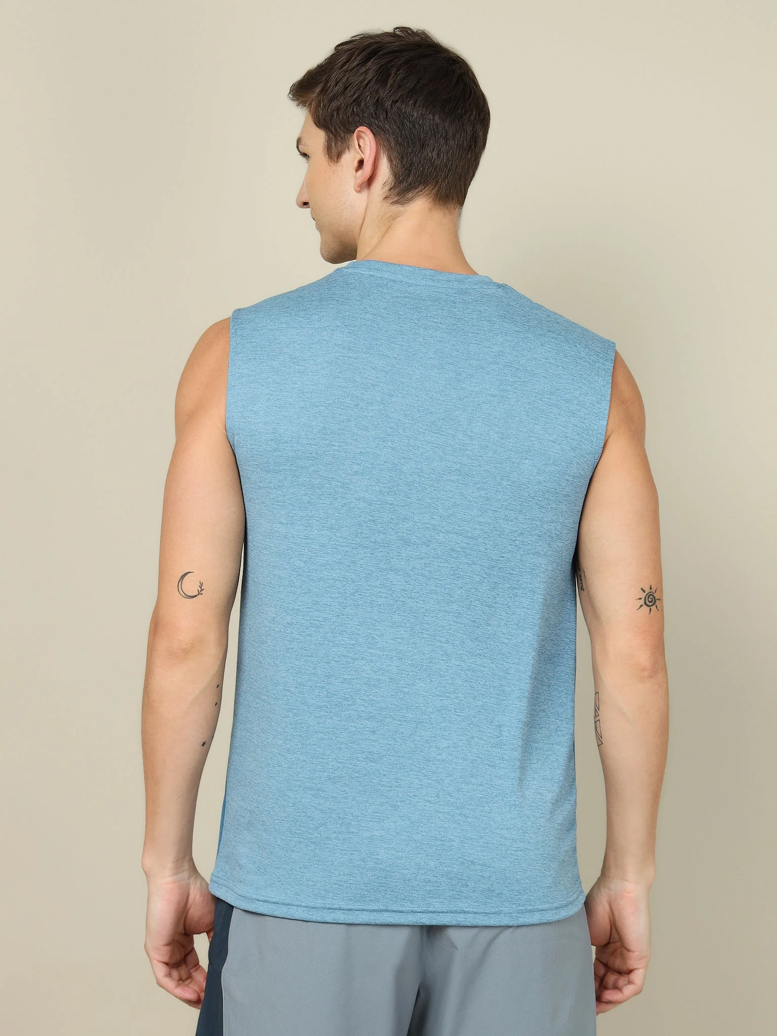 Men Colorblock Slim Fit Crew Neck Innerwear Vest with TECHNO COOL+ - Image 2