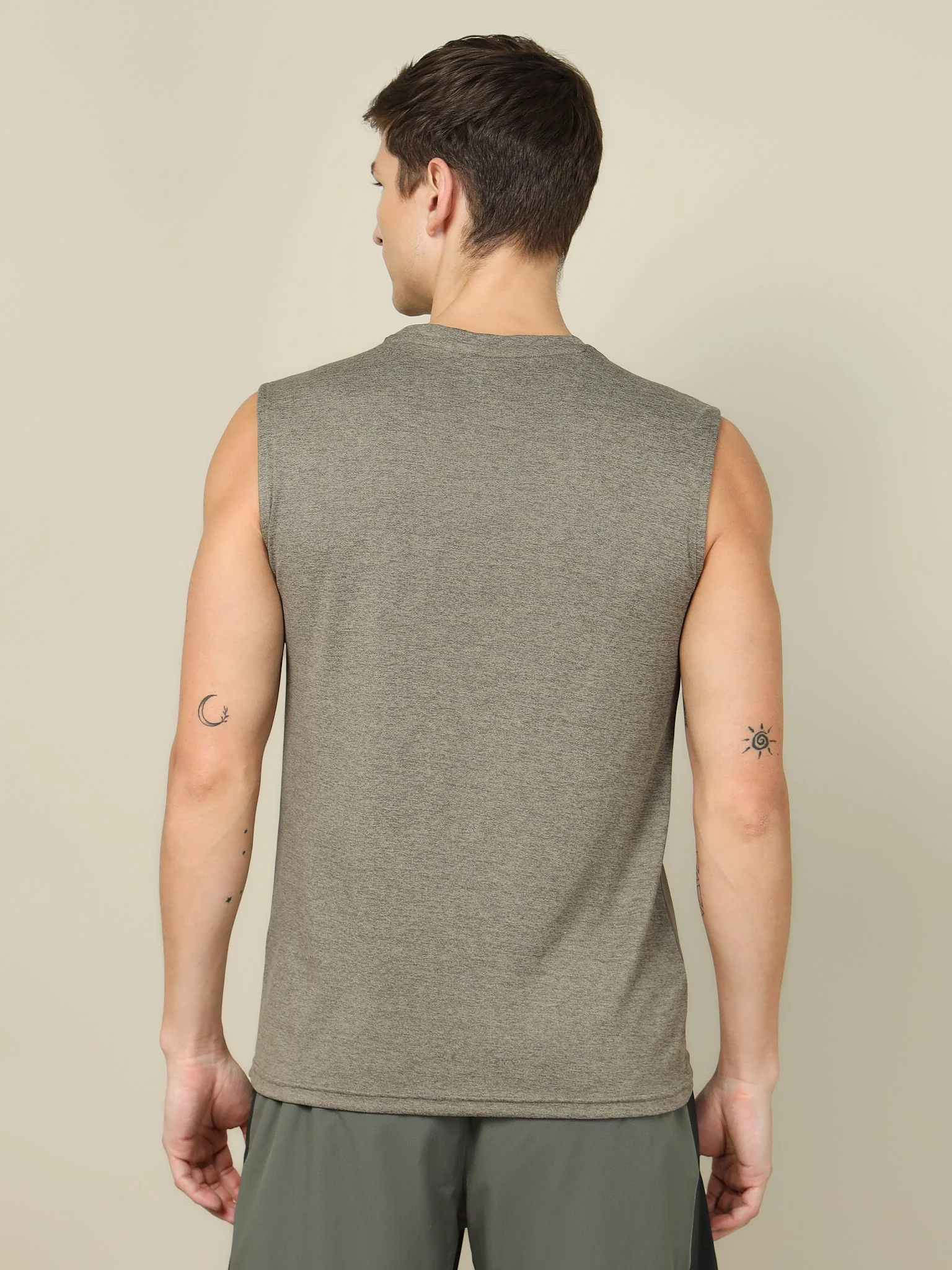 Men Colorblock Slim Fit Crew Neck Innerwear Vest with TECHNO COOL+ - Image 2