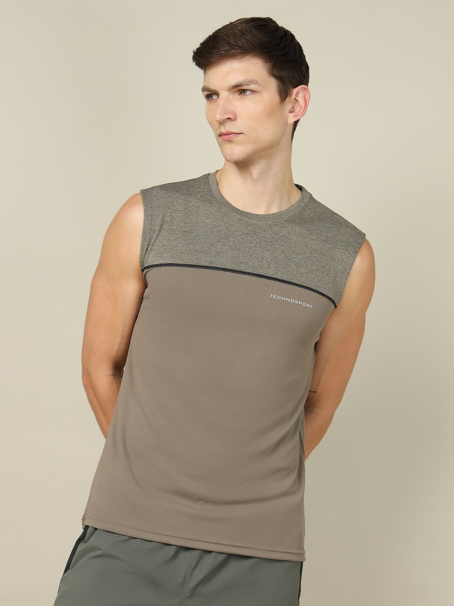 Men Colorblock Slim Fit Crew Neck Innerwear Vest with TECHNO COOL+ - Image 5