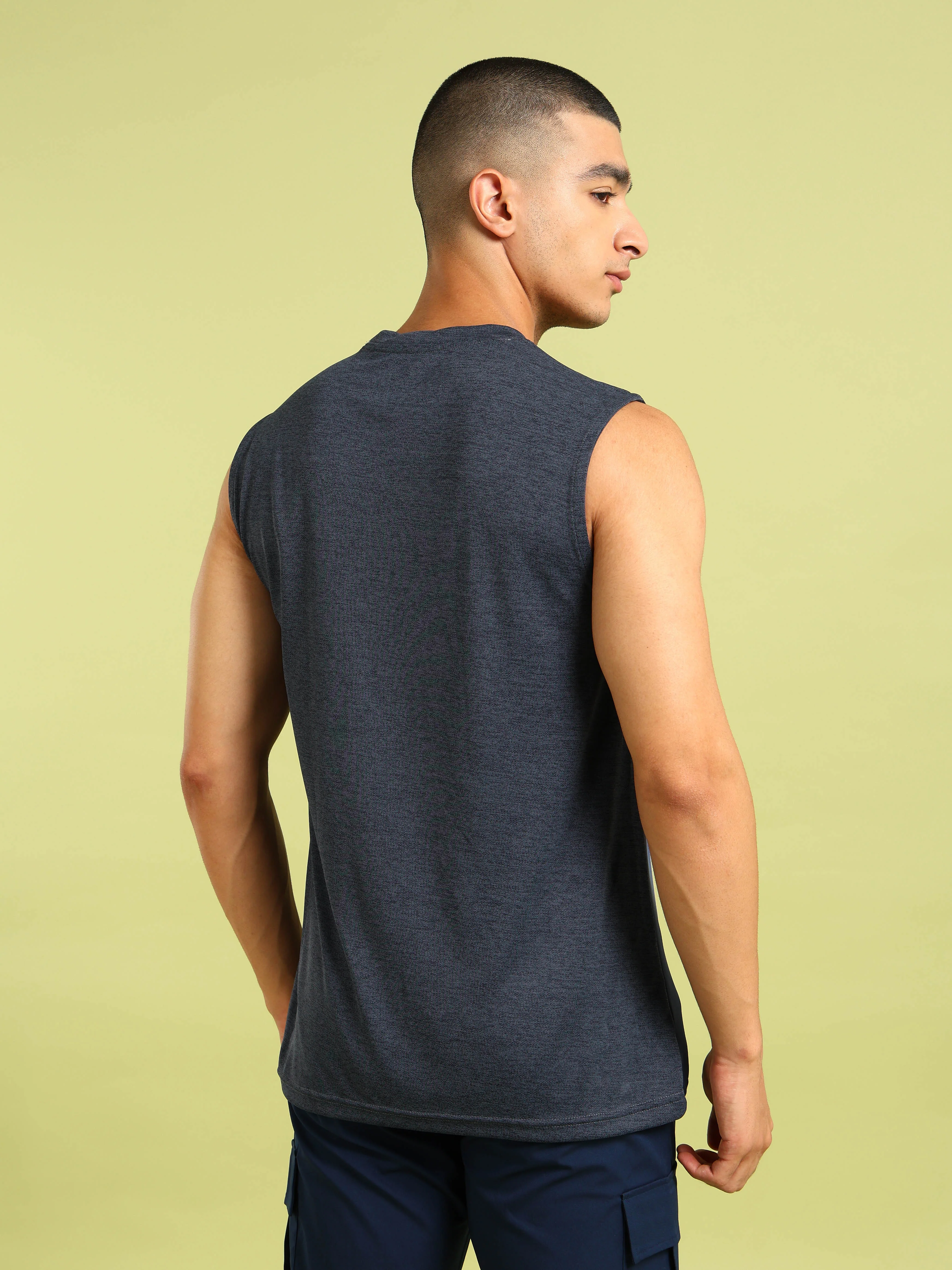 Men Colorblock Slim Fit Crew Neck Innerwear Vest with TECHNO COOL+ - Image 3