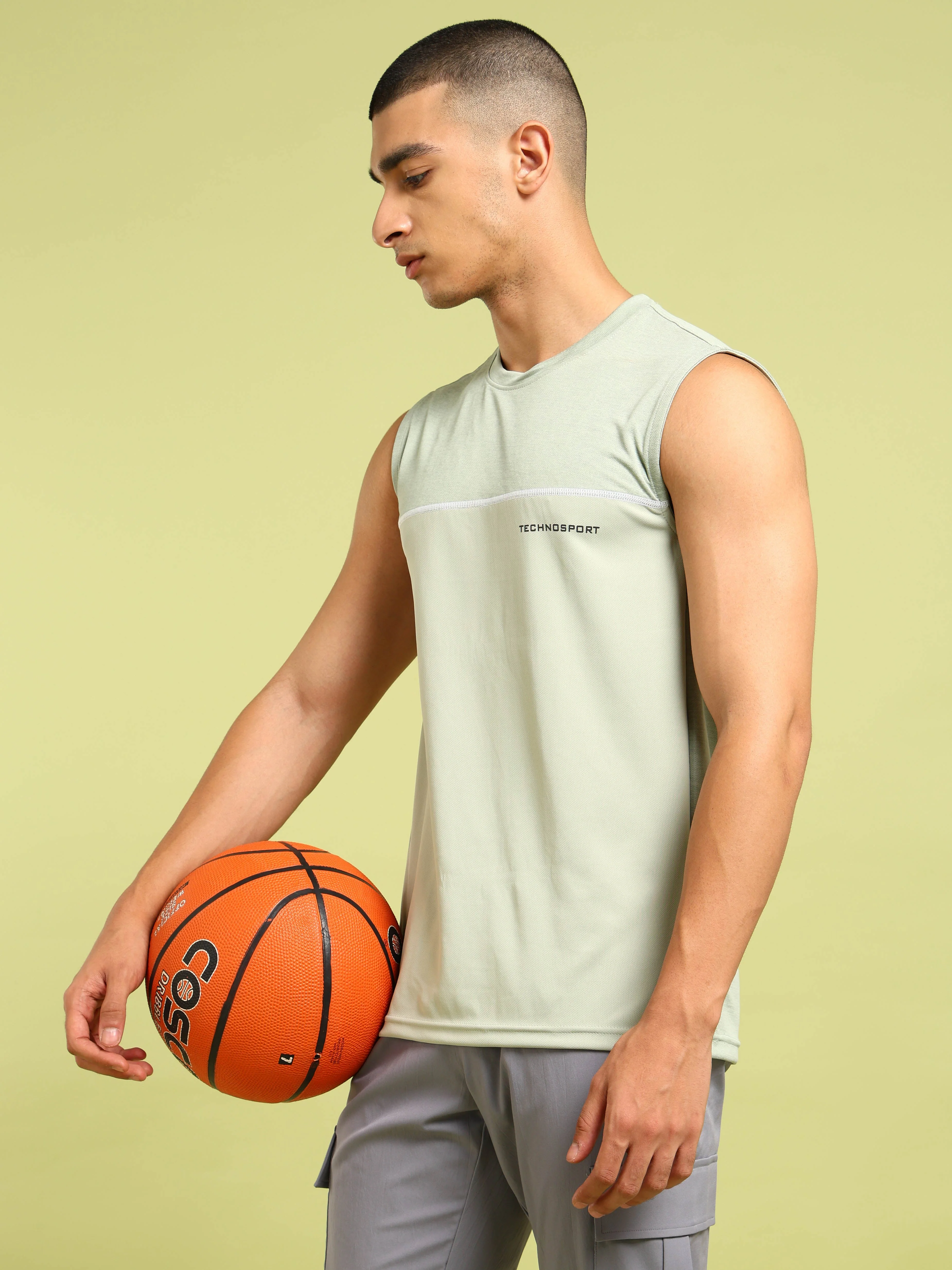 Men Colorblock Slim Fit Crew Neck Innerwear Vest with TECHNO COOL+ - Image 2