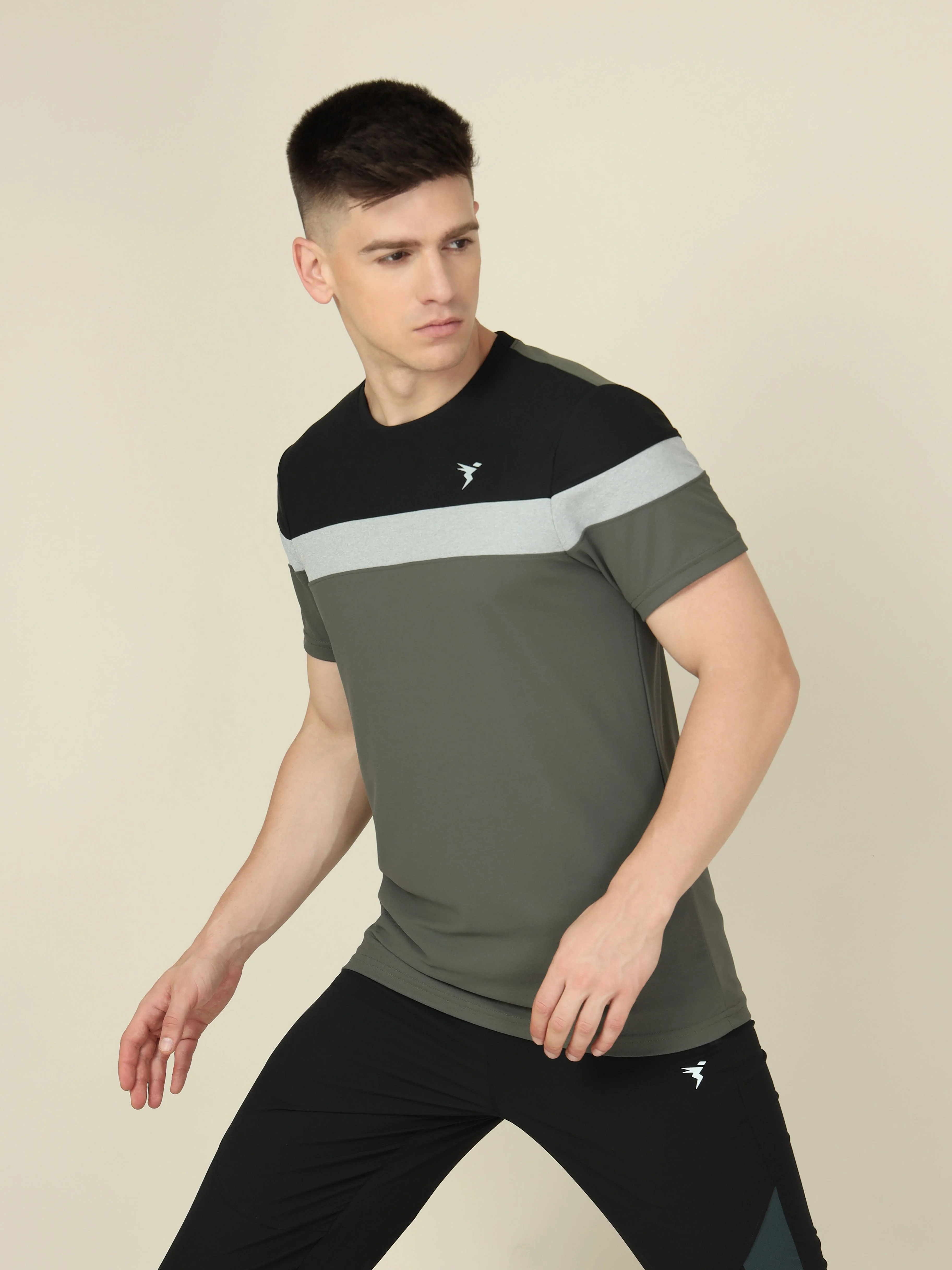 Men Colorblock Slim Fit Crew Neck T-shirt with MATPIQ - Image 4