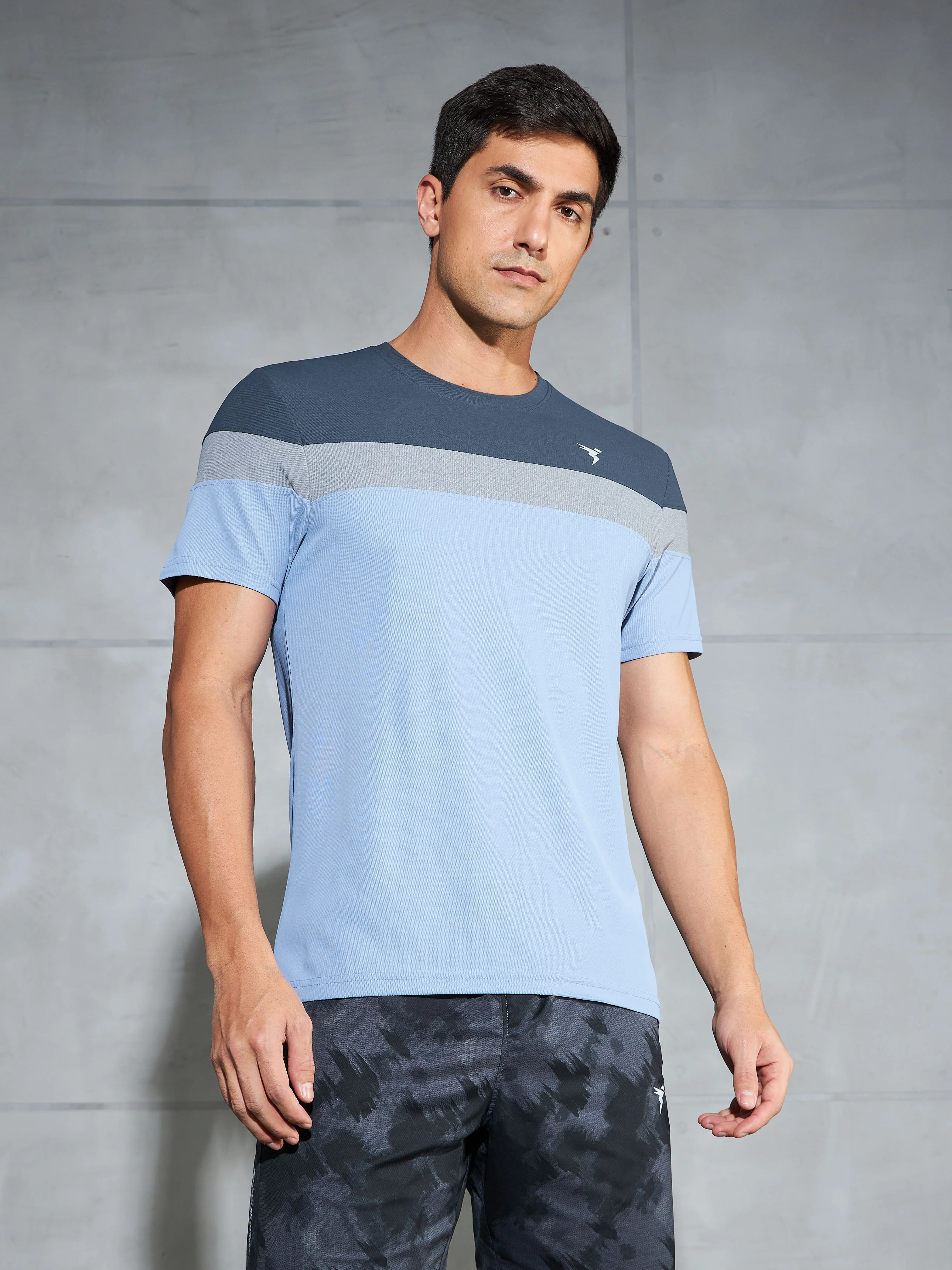Men Colorblock Slim Fit Crew Neck T-shirt with MATPIQ - Image 2