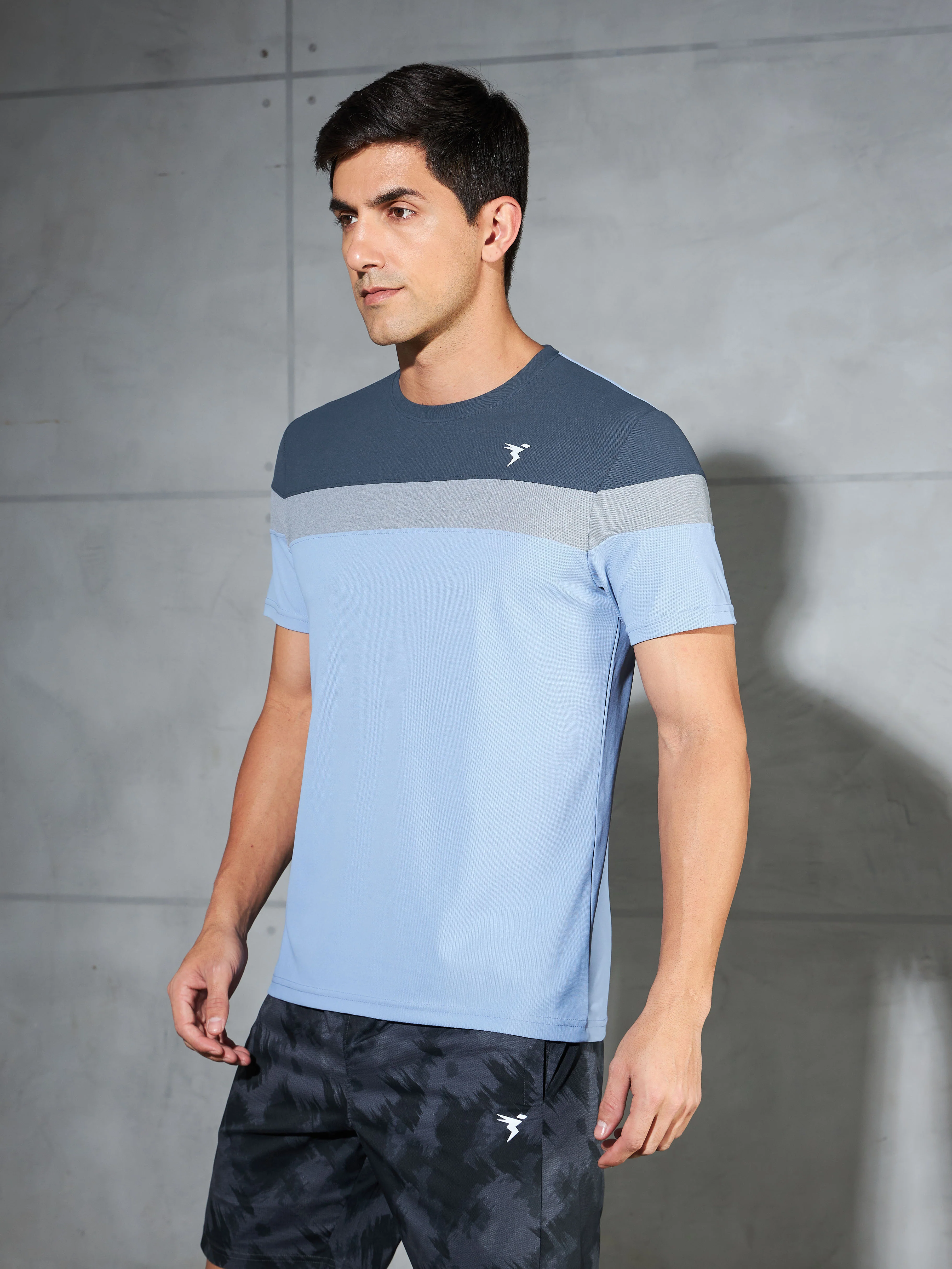 Men Colorblock Slim Fit Crew Neck T-shirt with MATPIQ - Image 4