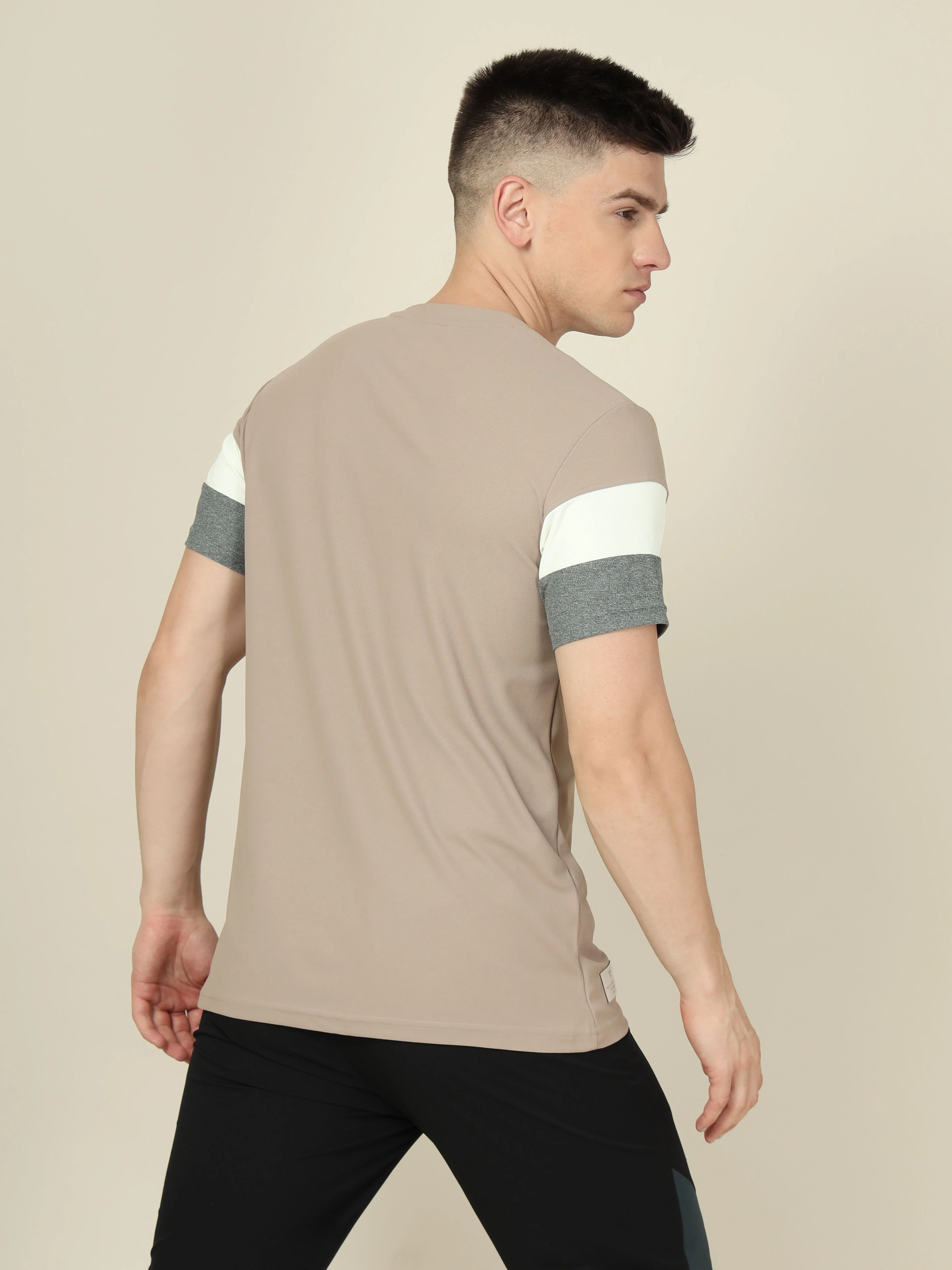 Men Colorblock Slim Fit Crew Neck T-shirt with MATPIQ - Image 4