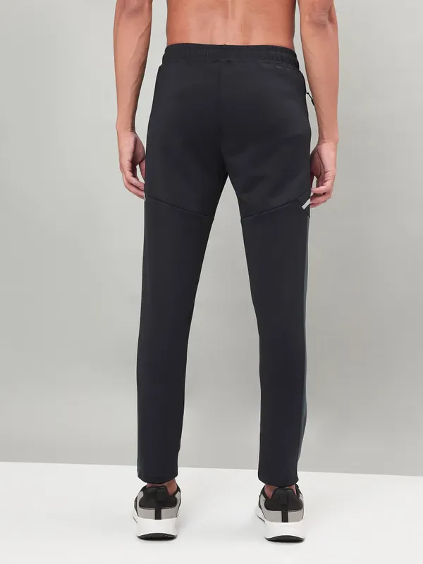 Men Colorblock Relax Fit Trackpants with ELASTO PLUS - Image 3