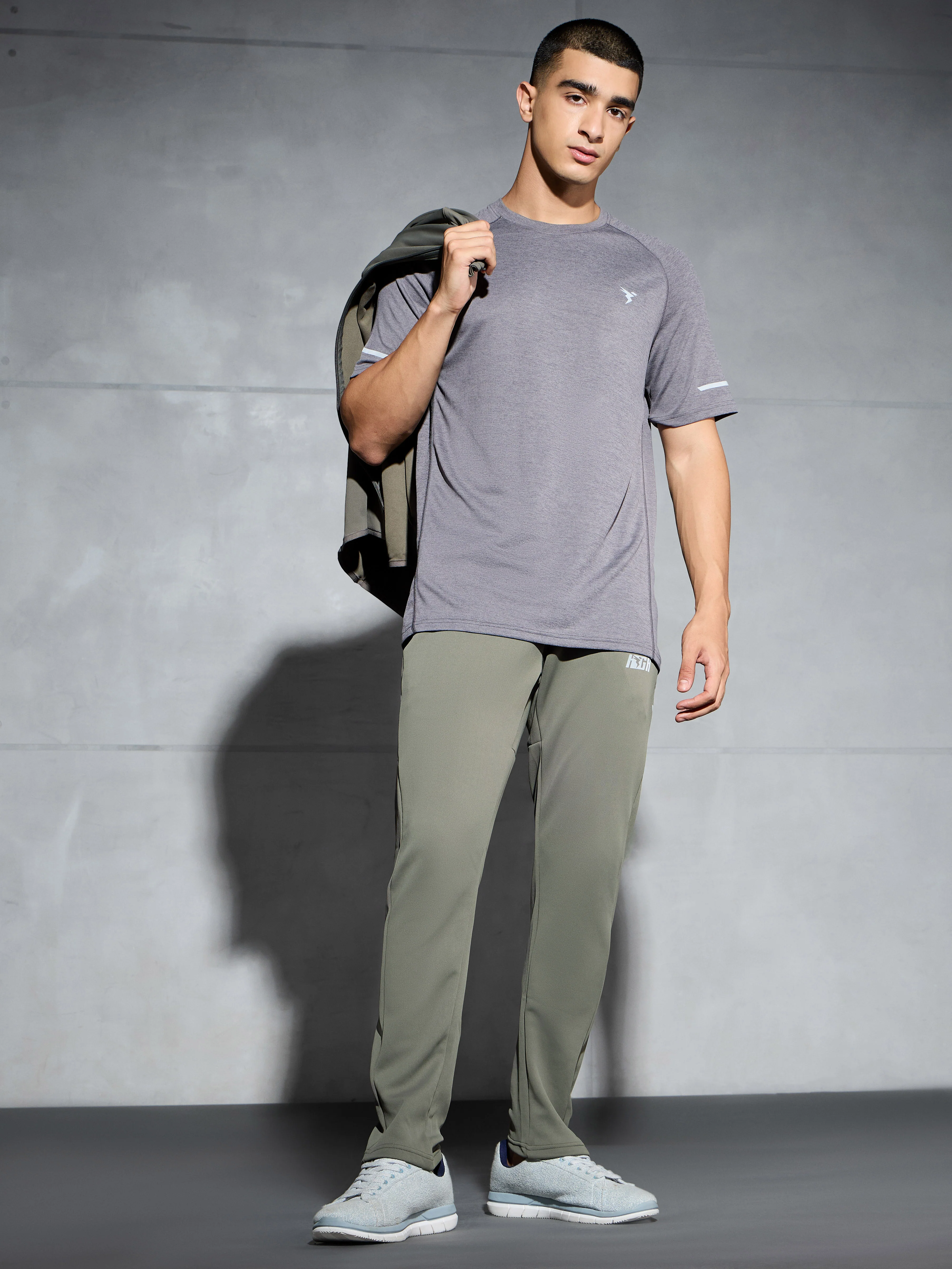 Men Colorblock Relax Fit Trackpants with ELASTO PLUS - Image 5