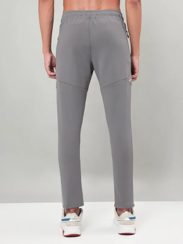Men Colorblock Relax Fit Trackpants with ELASTO PLUS - Image 3