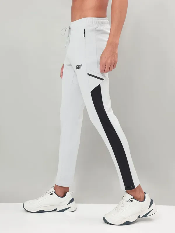 Men Colorblock Relax Fit Trackpants with ELASTO PLUS - Image 4