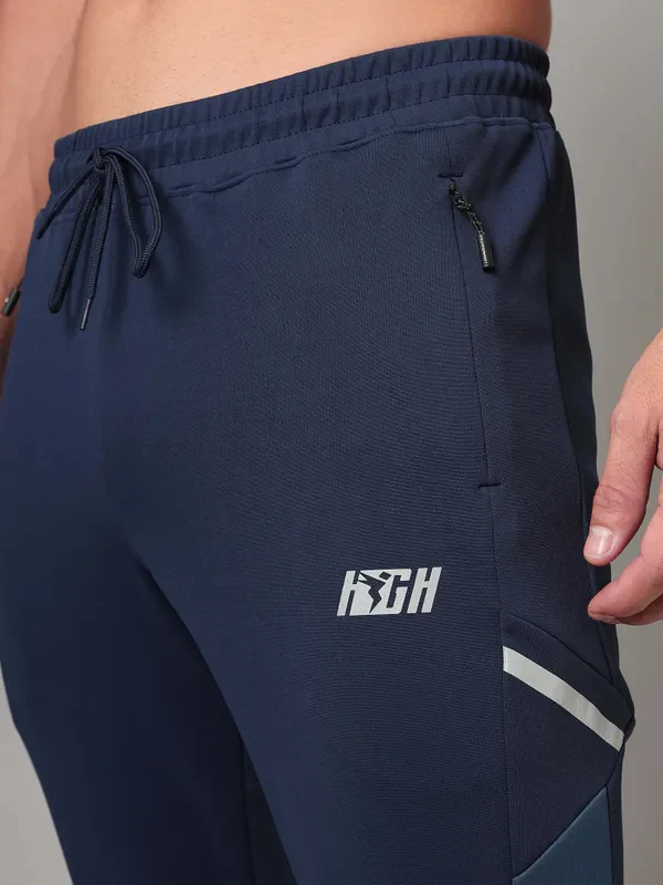 Men Colorblock Relax Fit Trackpants with ELASTO PLUS - Image 7