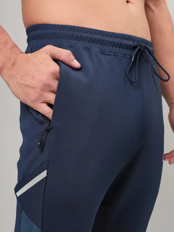 Men Colorblock Relax Fit Trackpants with ELASTO PLUS - Image 8