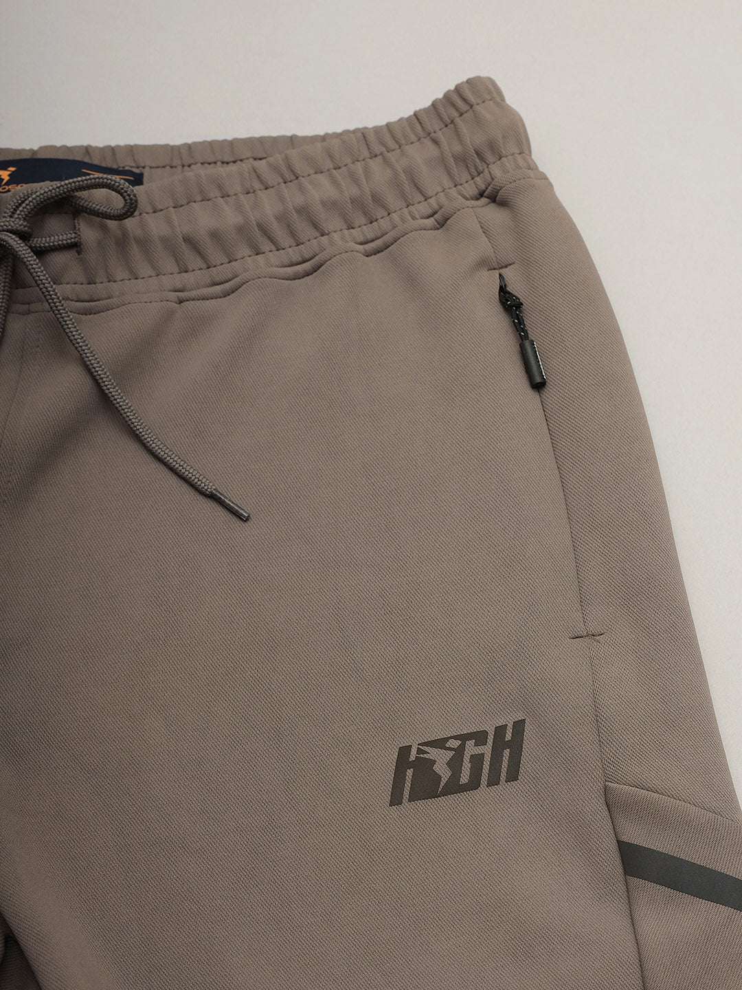 Men Colorblock Relax Fit Trackpants with ELASTO PLUS - Image 8