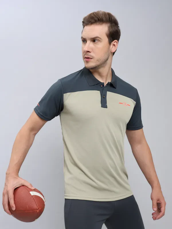 Men Colorblock Relax Fit Polo T-shirt with TECHNO COOL+ - Image 4