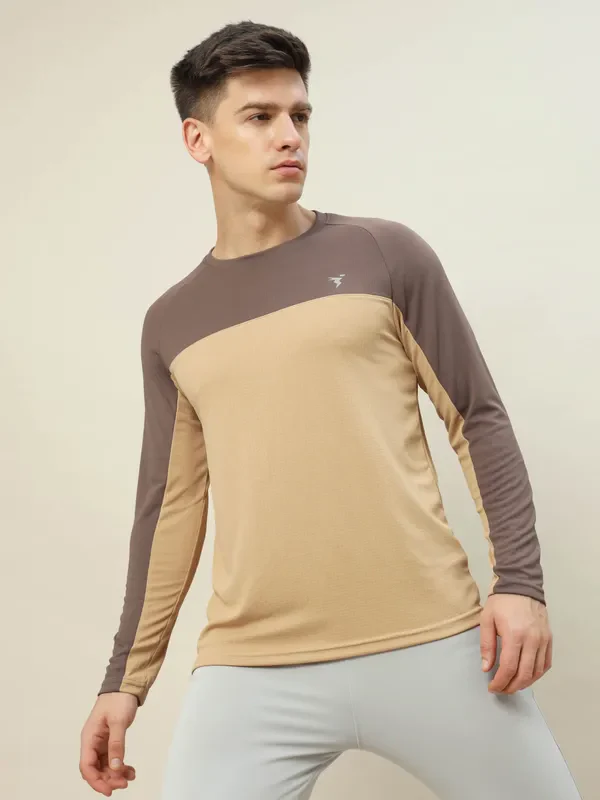 Men Colorblock Slim Fit Crew Neck T-shirt with TECHNO COOL+