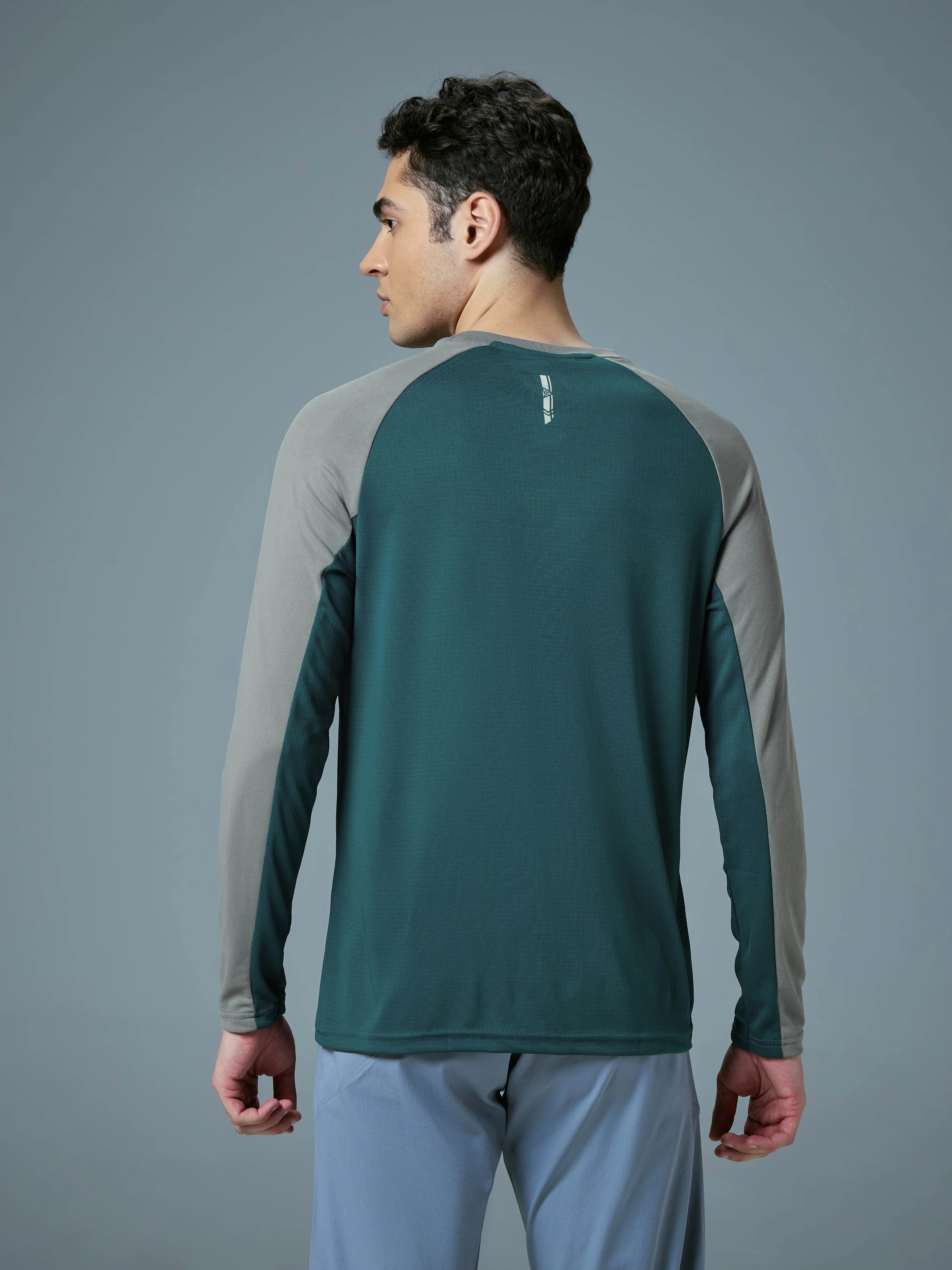 Men Colorblock Slim Fit Crew Neck T-shirt with TECHNO COOL+ - Image 3