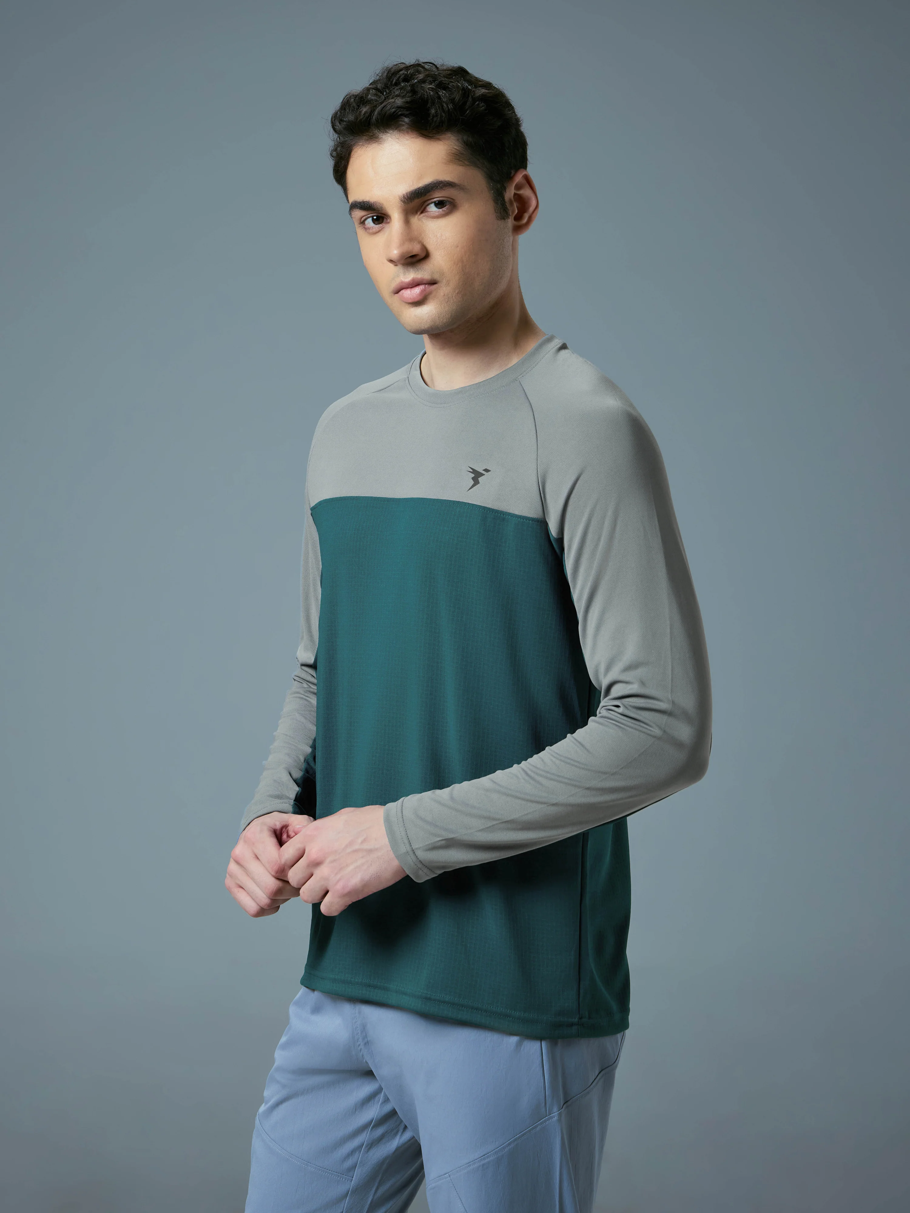 Men Colorblock Slim Fit Crew Neck T-shirt with TECHNO COOL+ - Image 4