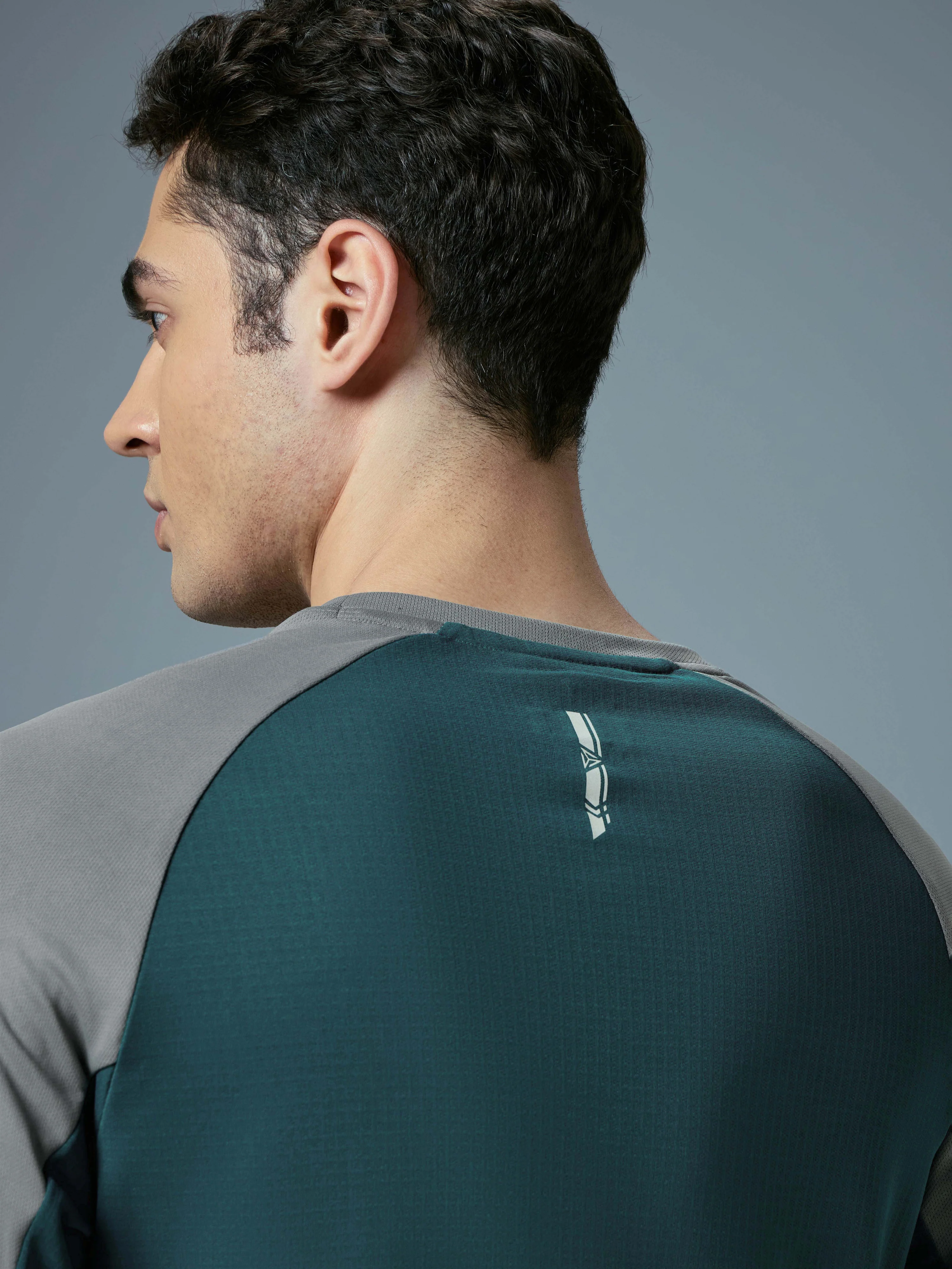 Men Colorblock Slim Fit Crew Neck T-shirt with TECHNO COOL+ - Image 7