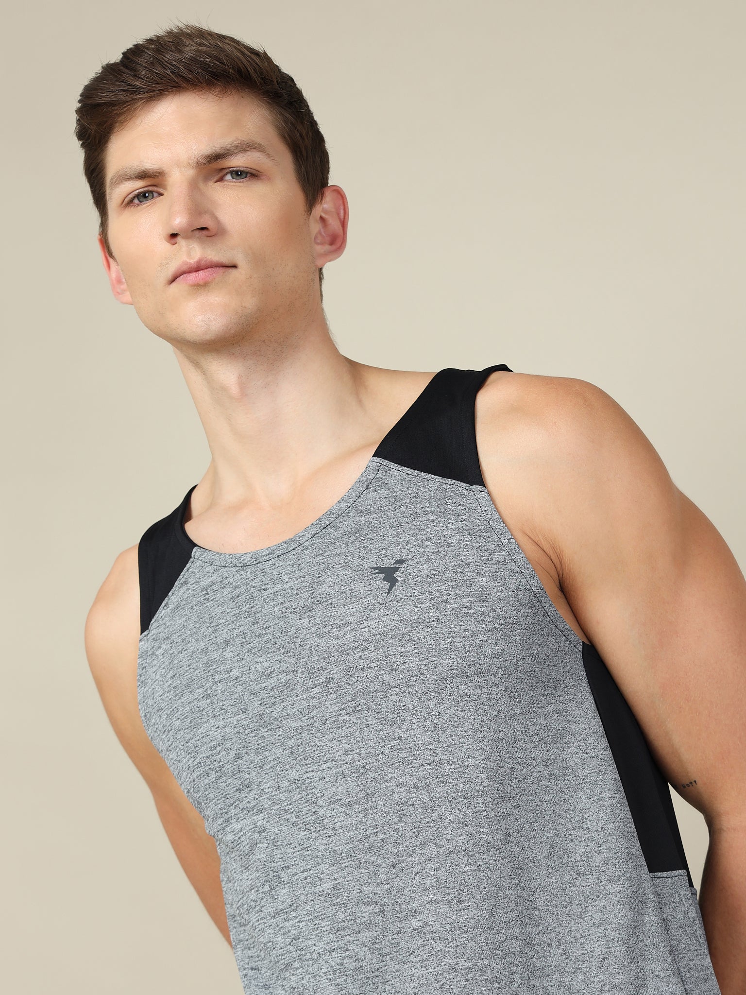 Men Melange Slim Fit Scoop Neck Innerwear Vest with TECHNO COOL+ - Image 7