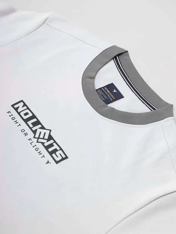 Men Printed Slim Fit Crew Neck Sweatshirt with TECHNO WARM+ - Image 7