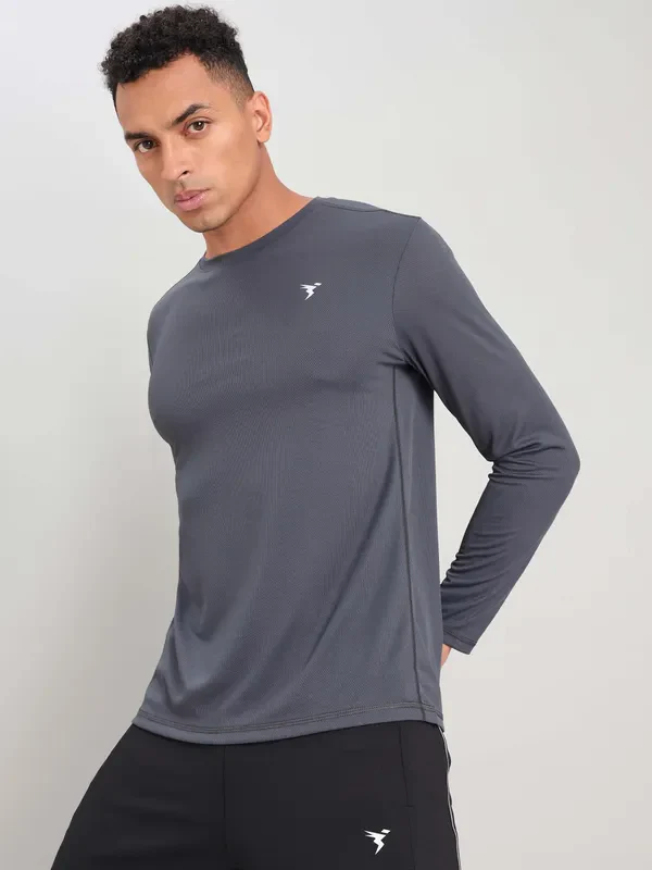 Men Solid Slim Fit Crew Neck T-shirt with TECHNO COOL+