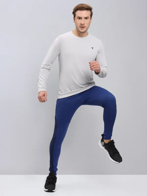 Men Solid Slim Fit Crew Neck T-shirt with TECHNO COOL+ - Image 4