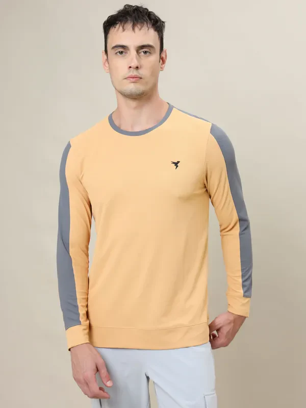 Men Colorblock Slim Fit Crew Neck T-shirt with MATPIQ - Image 3